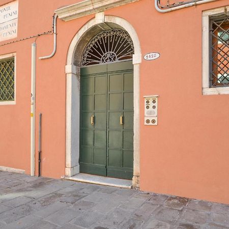 Stunning Apartment In Venezia With Kitchenette Dış mekan fotoğraf